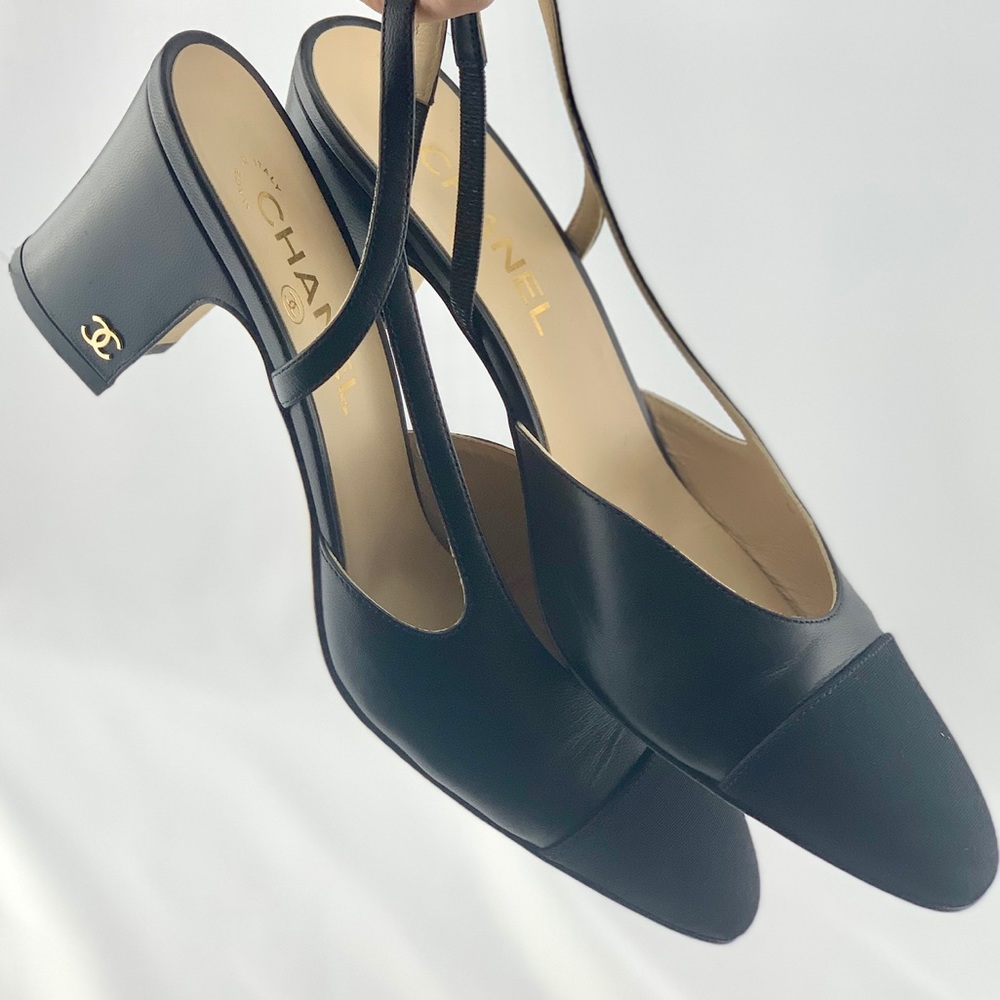 CLASSIC CHANEL Black Leather slingback heel EU 40